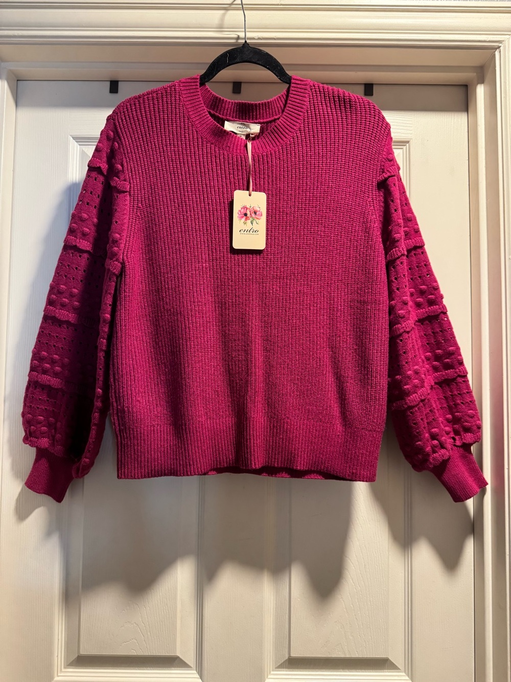 NWT Entro Womenβs Textured Sleeve Crewneck Sweater - Fuchsia Size Medium
